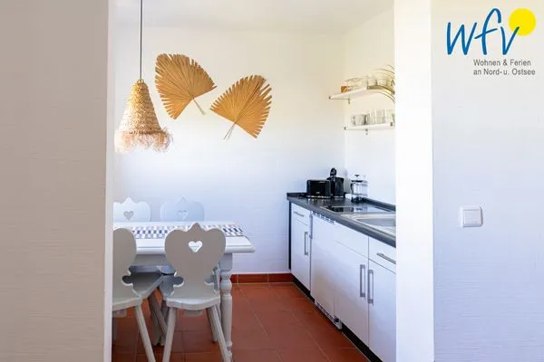 Küche / Küchenzeile Ferienhaus am Gutspark Dranske Ferienwohnung Sonnenhut