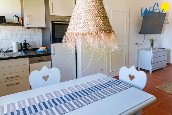 Küche / Küchenzeile Ferienhaus am Gutspark Dranske Ferienwohnung Sonnenrose