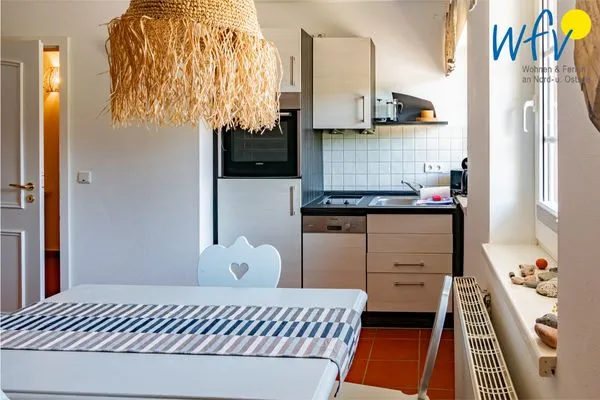 Küche / Küchenzeile Ferienhaus am Gutspark Dranske Ferienwohnung Sonnenmorgen