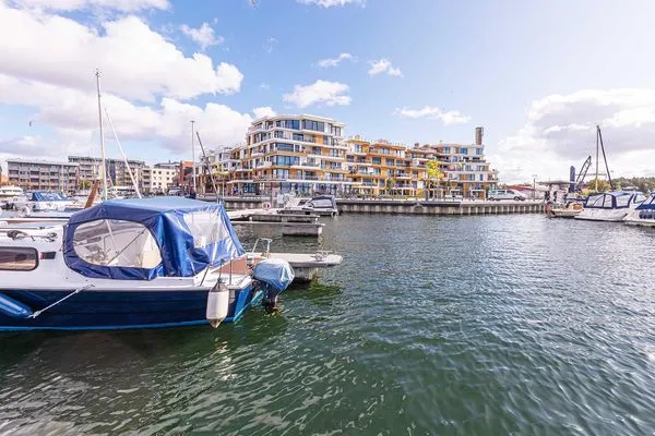 Ferienwohnung First Marina View Waren (Müritz) - Hafenresidenz Aussenansicht  First Marina View