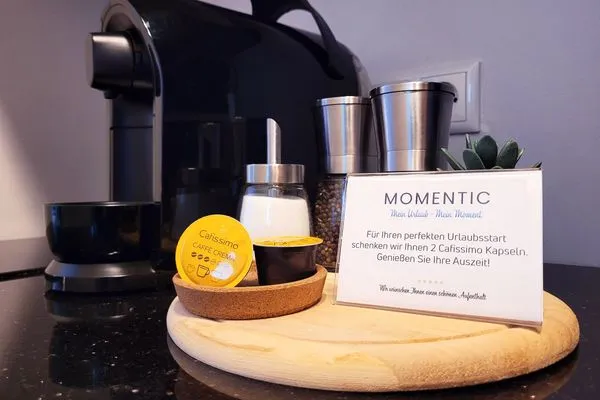 Caffissimo Kaffeemaschine mit 2 Willkommens-Pads  Hochwertige Ferienwohnung in ruhiger Lage mit eigener Terrasse, nur 7 Gehminuten zum Strand entfernt