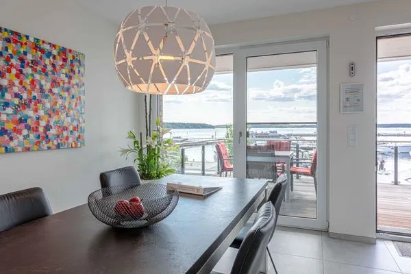Ferienwohnung Müritzoase Hafenresidenz Waren (Müritz) - Essbereich mit Wasserblick  Müritzoase