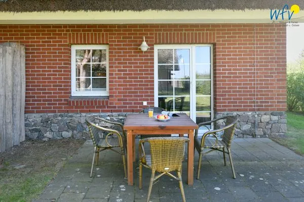 Terrasse Ferienhaus am Gutspark Dranske Ferienwohnung Silbergras