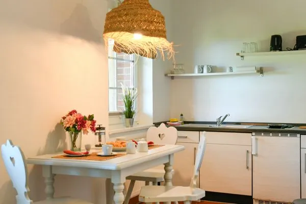 Küche / Küchenzeile Ferienhaus am Gutspark Dranske Ferienwohnung Heiderose