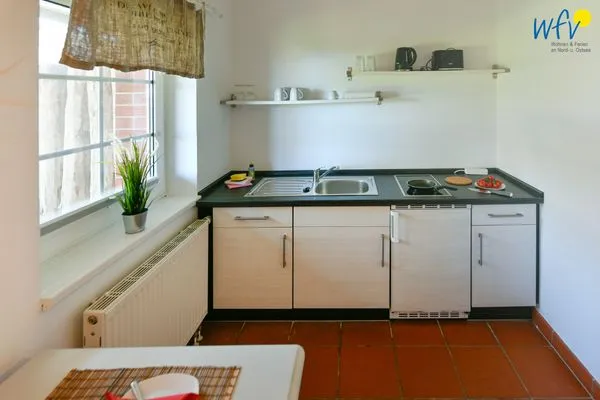 Küche / Küchenzeile Ferienhaus am Gutspark Dranske Ferienwohnung Heiderose