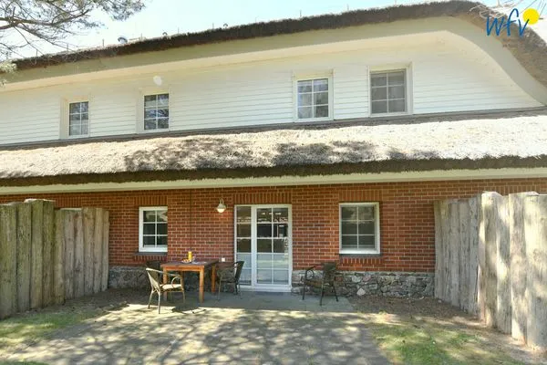 Terrasse Ferienhaus am Gutspark Dranske Ferienwohnung Heiderose
