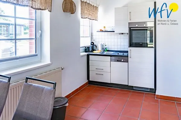 Küche / Küchenzeile Ferienhaus am Gutspark Dranske Ferienwohnung Strandroggen