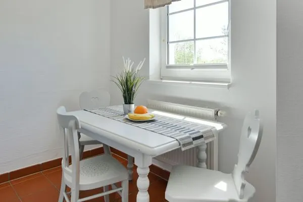 Küche / Küchenzeile Ferienhaus am Gutspark Dranske Ferienwohnung Sandglöckchen