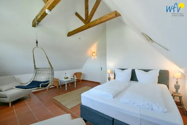 Schlafzimmer Ferienhaus am Gutspark Dranske Ferienwohnung Sonnendistel