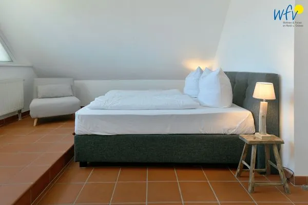 Schlafzimmer Ferienhaus am Gutspark Dranske Ferienwohnung Seegras