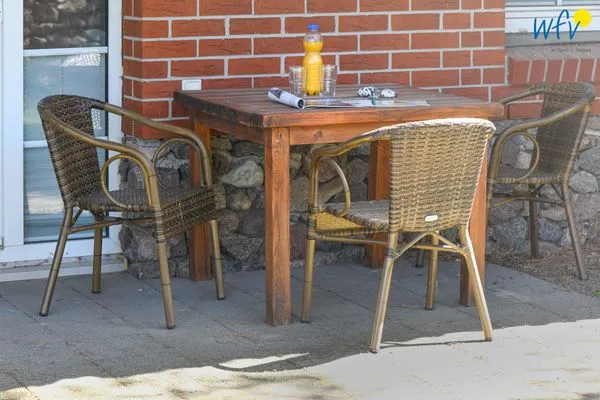 Terrasse Ferienhaus am Gutspark Dranske Ferienwohnung Sonnenschein