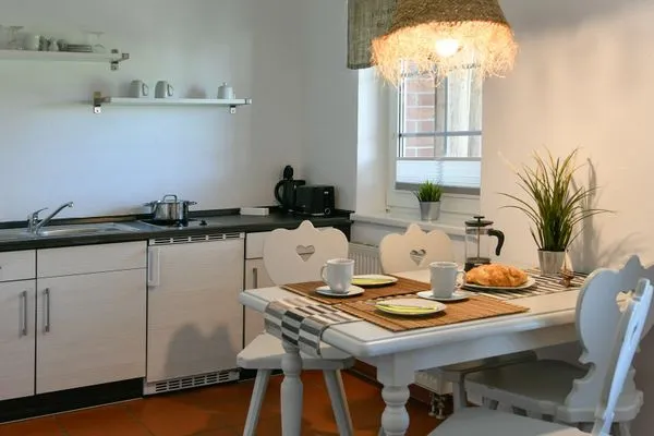 Küche / Küchenzeile Ferienhaus am Gutspark Dranske Ferienwohnung Sonnenschein