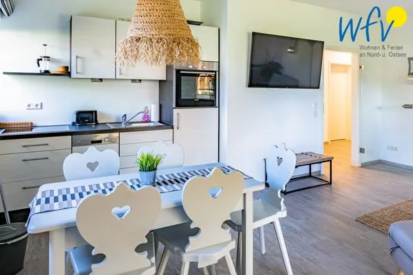 Küche / Küchenzeile Ferienhaus am Gutspark Dranske Ferienwohnungen Sonnenaufgang und Sonnentag