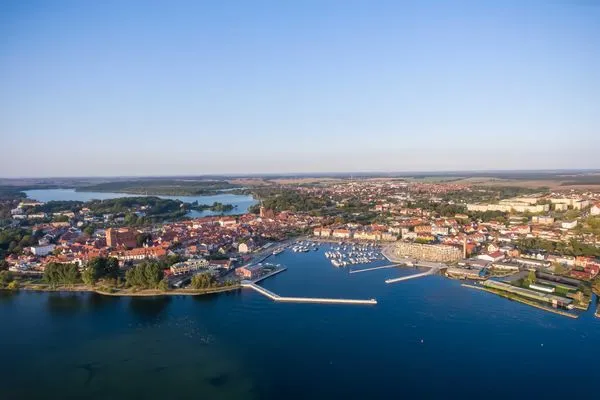 Ferienwohnung Möwe Hafenresidenz Waren (Müritz) - Drohnenaufnahme Waren (Müritz)  Möwe