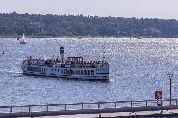 Ferienwohnung Möwe Hafenresidenz Waren (Müritz) - Weiße Flotte Waren (Müritz)  Möwe