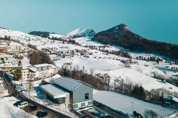Bird's eye view  Gruppenunterkunft Mürtschenblick
