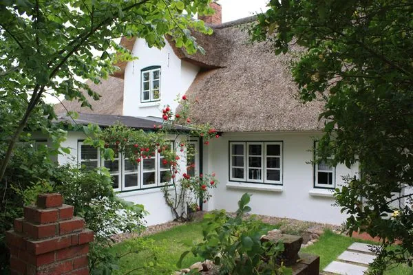 Garten hinter dem Friesenhaus Amrum in Süddorf auf der Nordseeinsel Amrum Friesenhaus Amrum Hommelkasche