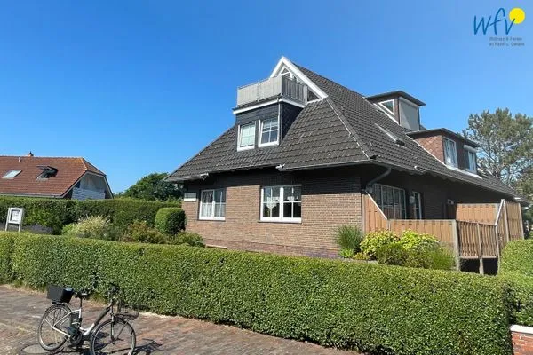 Hauptansicht Haus Dünenrose Ferienwohnung Klabautermann