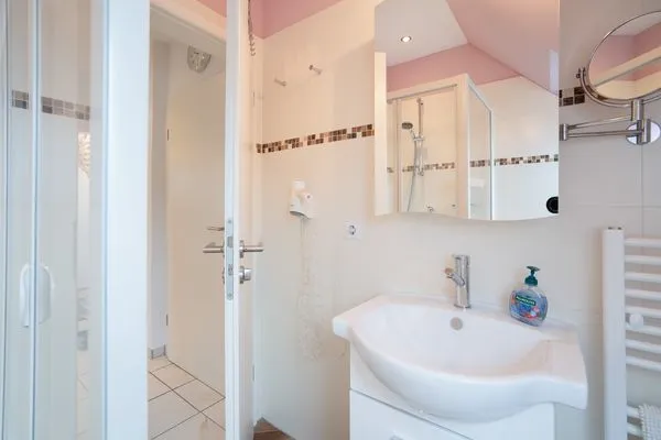 Badezimmer  (HER16d) Ferienwohnung "Ankes Gästehaus 2" F***