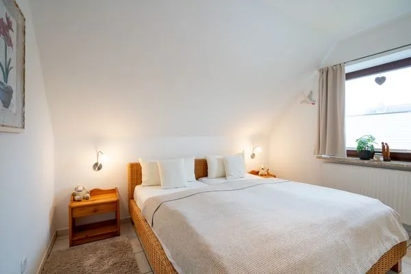 Schlafzimmer  (HER16d) Ferienwohnung "Ankes Gästehaus 2" F***