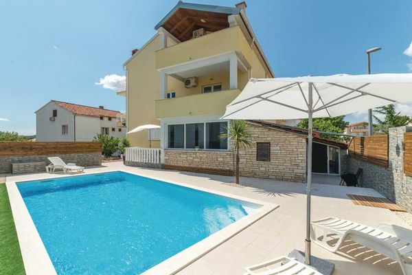 Ferienwohnung für 2 Gäste mit Terrasse & Gemeinschaftspool