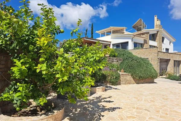 Bird's eye view  Assini Spitaki