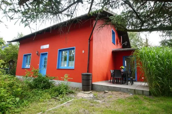 Aussenansicht mit Terrasse  Ferienwohnung im Landmannsheim