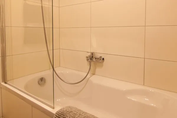 Badezimmer  Leubener Stübchen *ruhig*zentral*Stellplatz*