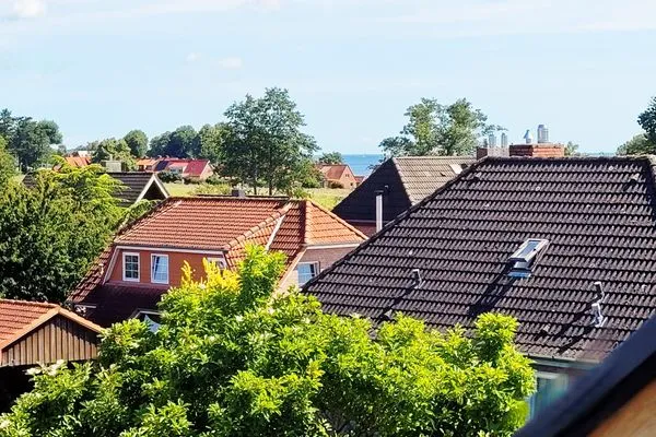 Blick aus dem Fenster - Meerblick  Kostengünstige & charmante Ferienunterkunft ohne Küche und in Strandnähe - inkl. Fahrradunterstellplatz