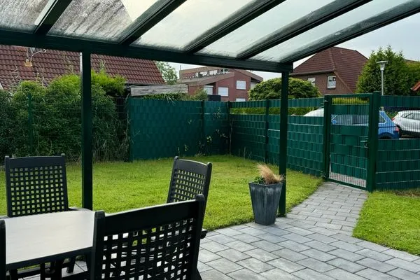 Fassade / Eingang  Schwertmuschel