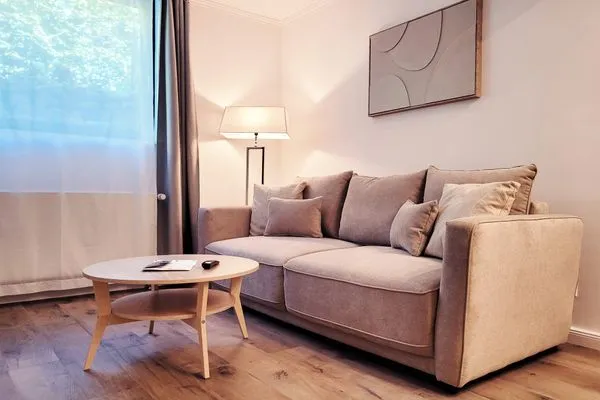 Ausziehbares Schlafsofa  Stilvolle Ferienwohnung im Untergeschoss für Ostsee-Kurztrip