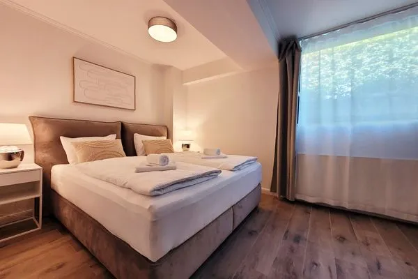 Schlafzimmer  Stilvolle Ferienwohnung im Untergeschoss für Ostsee-Kurztrip