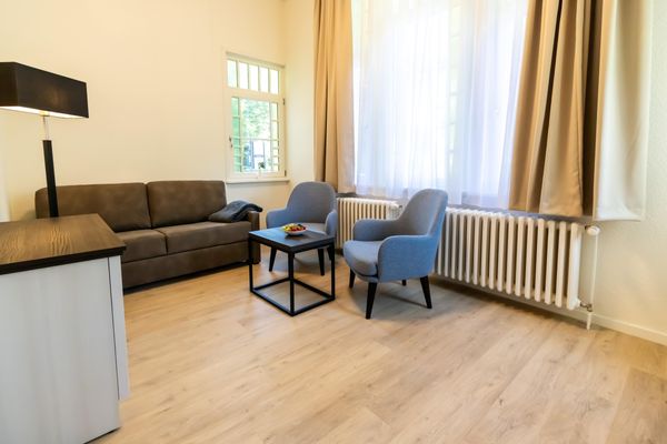  Ferienhotel am Meer Kühlungsborn Haus 1 App. 2 (rolli-gerecht) Kühlungsborn-Ost - Wohnzimmer