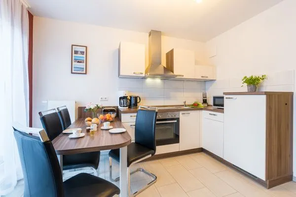 Küche / Küchenzeile  Kurpark Carré 28 Dünenrose