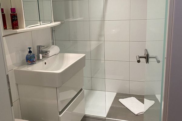  Ferienappartement Panoramablick Ferienwohnungen in Hopfen am See - Badezimmer