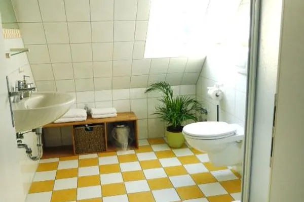 Badezimmer in der Ferienwohnung Auer Lun in Nebel auf Amrum Haus Nordlicht Ferienwohnung *Auer Lun*