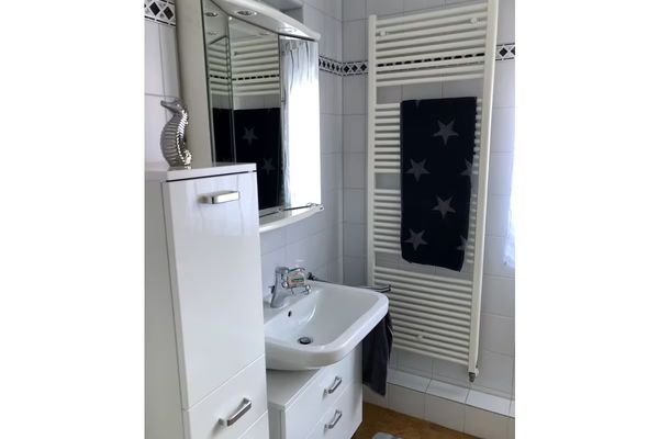 Ferienhaus Dünenwind Carolinensiel - Badezimmer