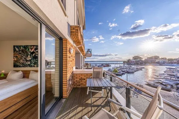 Ferienwohnung Hafenperle Hafenresidenz Waren (Müritz) - Balkon mit Seeblick  Hafenperle
