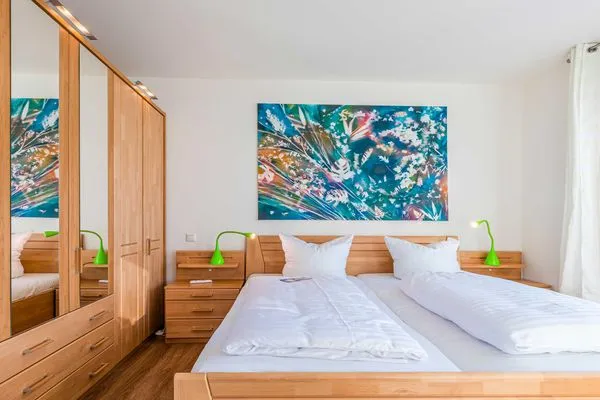 Ferienwohnung Hafenperle Hafenresidenz Waren (Müritz) - Schlafzimmer mit Doppelbett  Hafenperle