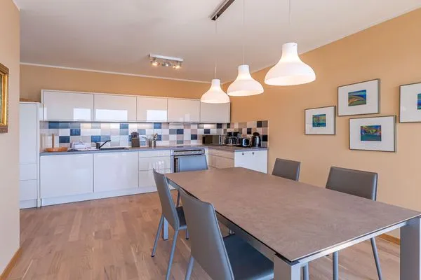 Ferienwohnung Müritzsonne Hafenresidenz Waren (Müritz) - Küche mit Essbereich  Müritzsonne