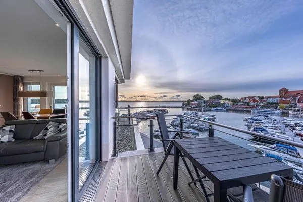 ChatGPT:  Ferienwohnung Garzini Hafenresidenz Waren (Müritz) – Großer Balkon mit herrlichem Blick auf den Yachthafen  Garzini