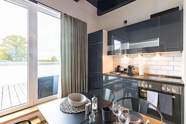 Küche / Küchenzeile  LÜTTES LOFT Ap. 07