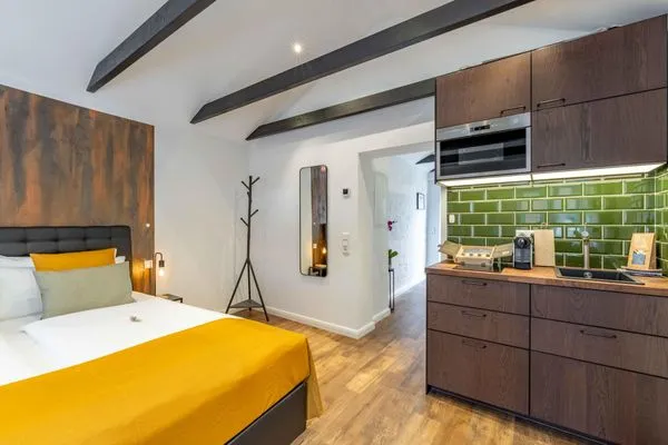 Küche / Küchenzeile  LÜTTES LOFT Ap. 09