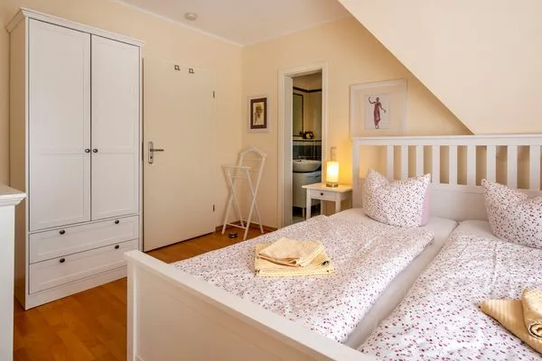 Schlafzimmer mit Doppelbett  Hoppenberg 24 - Haus Sommerfeld