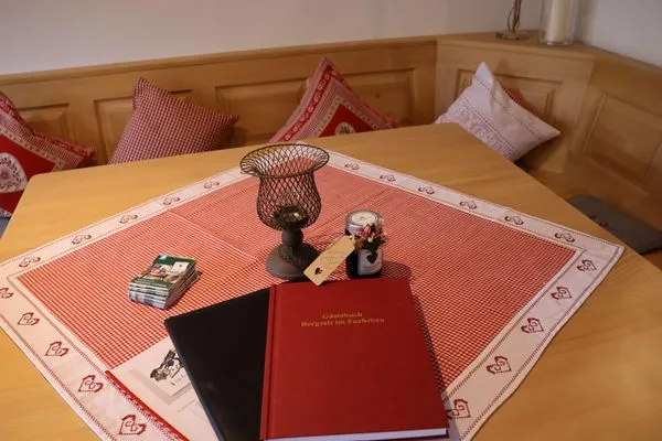 Dekoratives Detail  Bergzeit im Fuchsbau-Urspring