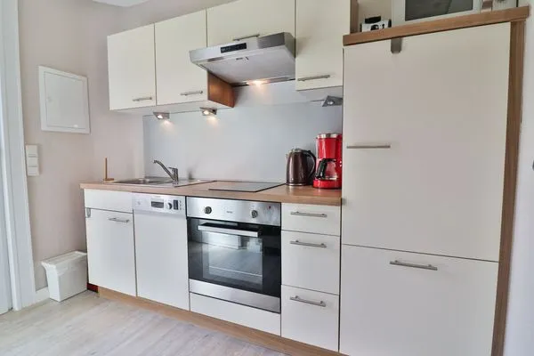 Küche / Küchenzeile  Langeooger Viermaster - Rotes Segel