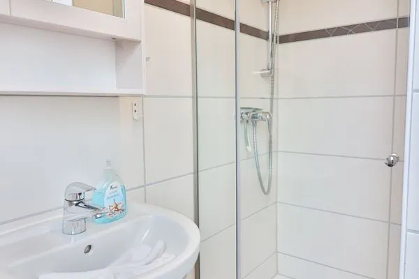 Badezimmer  Langeooger Viermaster - Rotes Segel