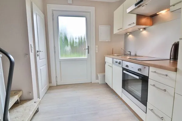 Küche / Küchenzeile  Langeooger Viermaster - Rotes Segel