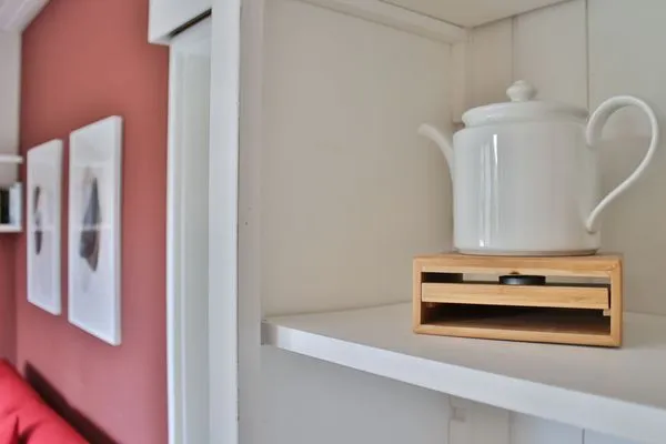 Dekoratives Detail  Langeooger Viermaster - Rotes Segel