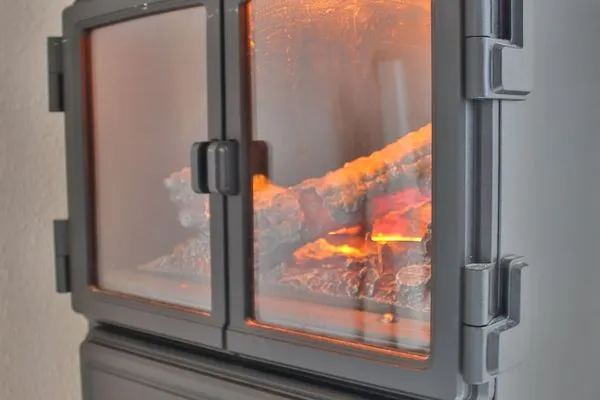 Dekoratives Detail  Langeooger Viermaster - Rotes Segel